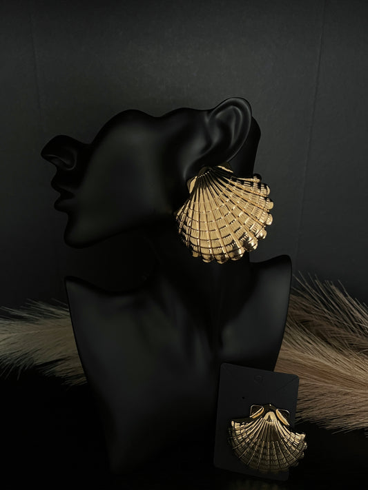 Seashell Earrings - Gold